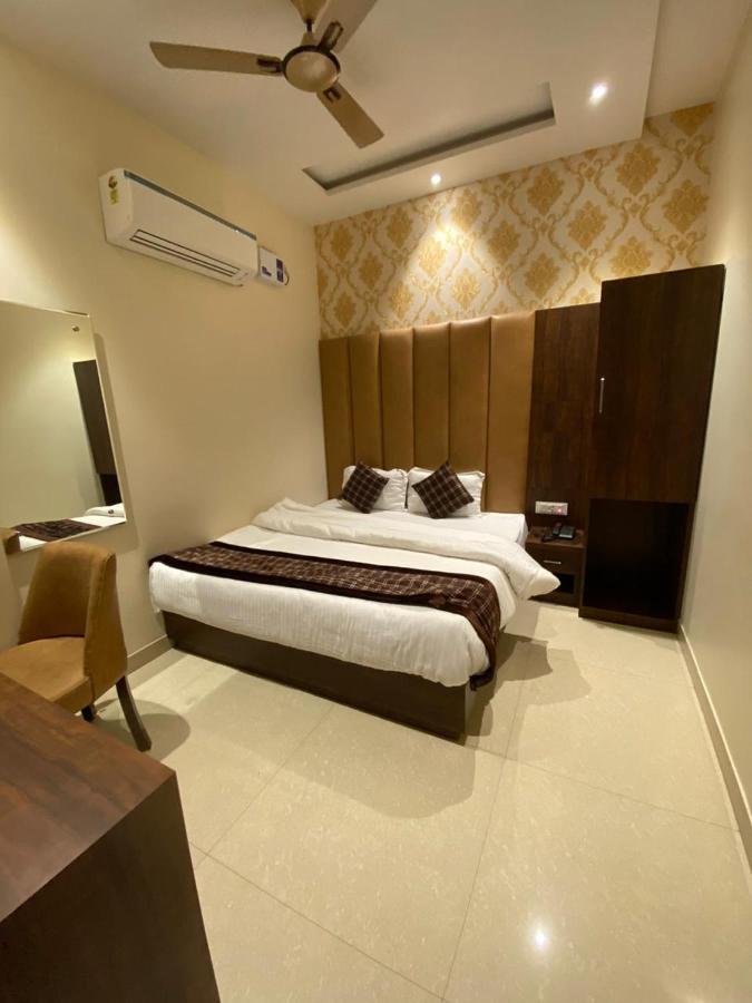 Hotel Blossom Inn 암리차르 외부 사진