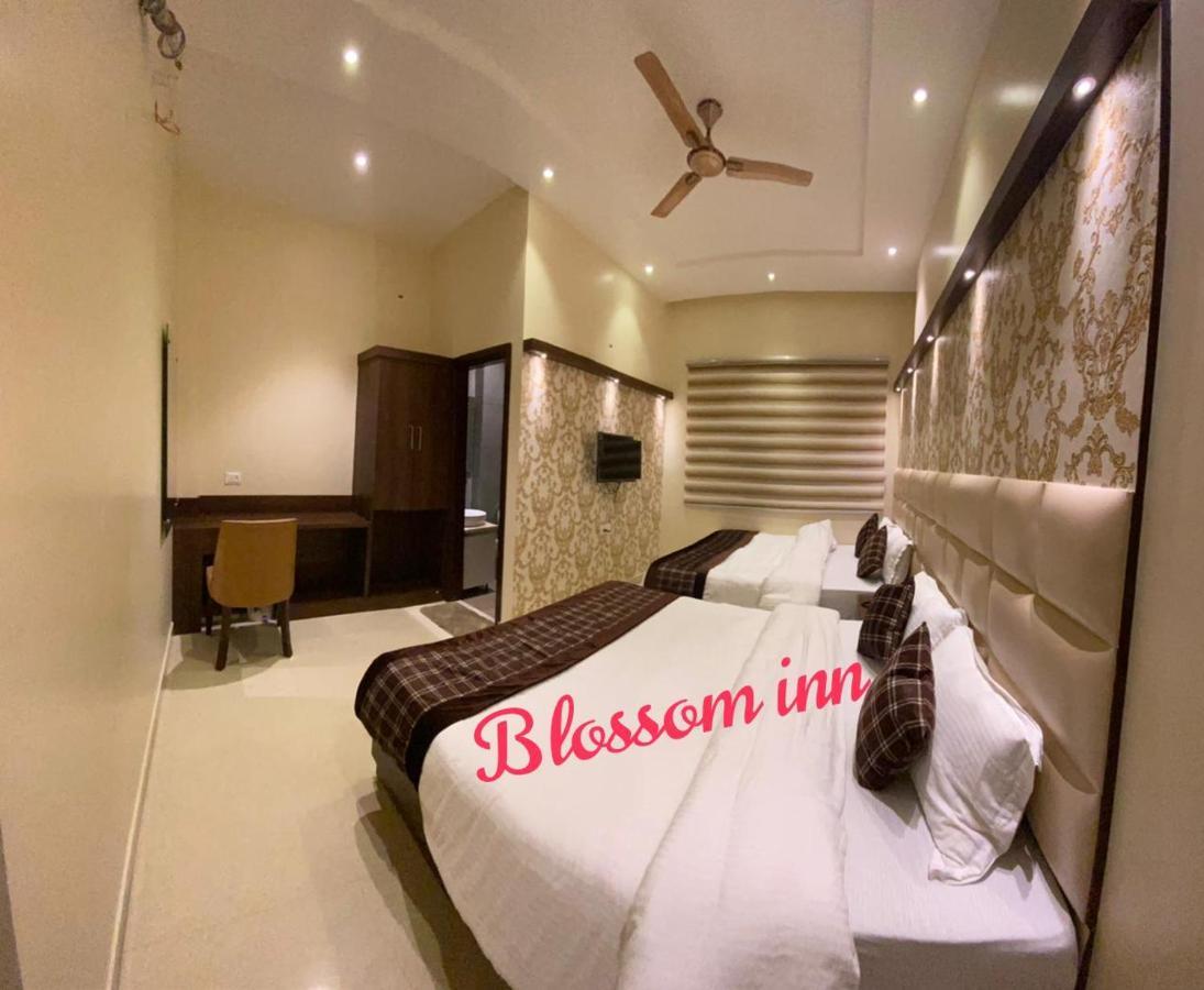 Hotel Blossom Inn 암리차르 외부 사진