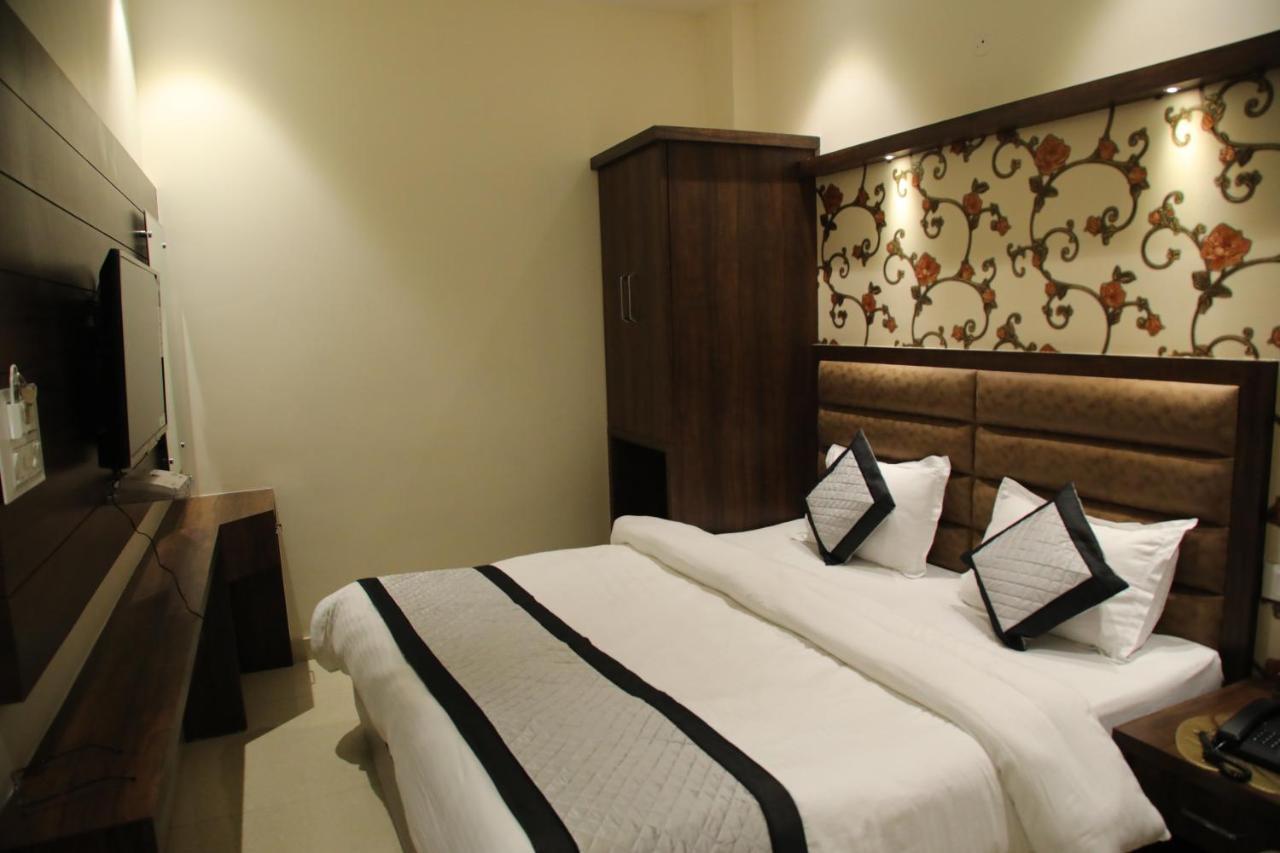 Hotel Blossom Inn 암리차르 외부 사진