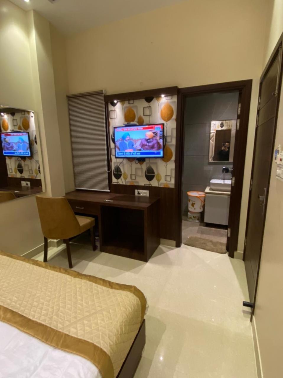 Hotel Blossom Inn 암리차르 외부 사진