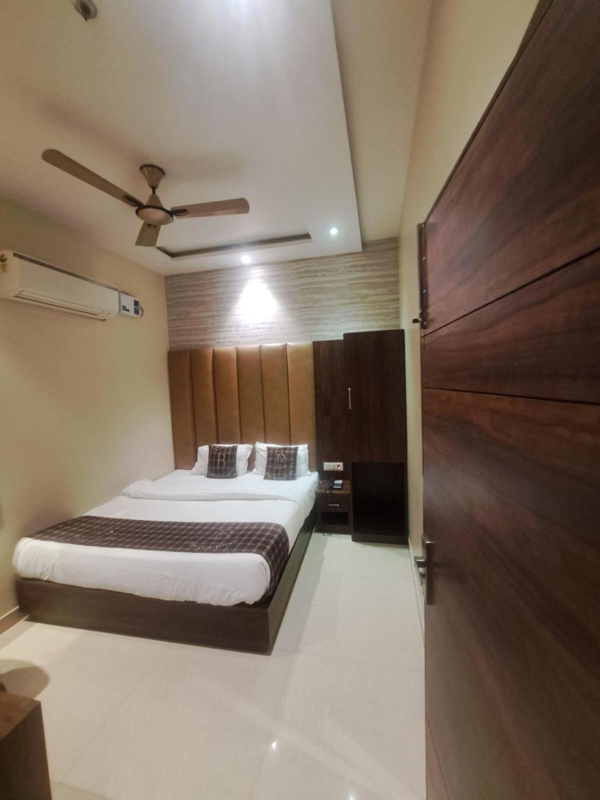 Hotel Blossom Inn 암리차르 외부 사진